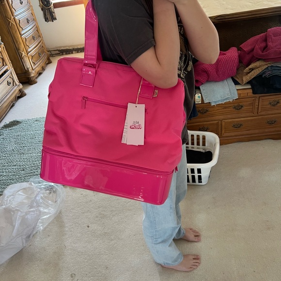 Sold Beis Mini Barbie Weekender - Picture 4 of 5